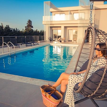 Io Luxury Pool & Hot Tub Suites Превеза Екстер'єр фото
