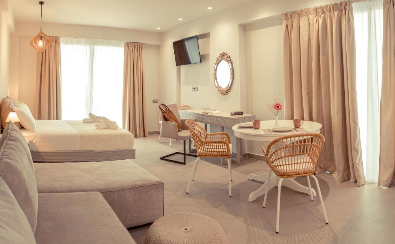 Io Luxury Pool & Hot Tub Suites Превеза Екстер'єр фото