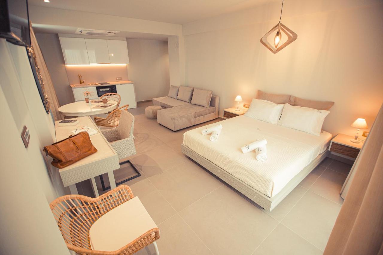 Io Luxury Pool & Hot Tub Suites Превеза Екстер'єр фото