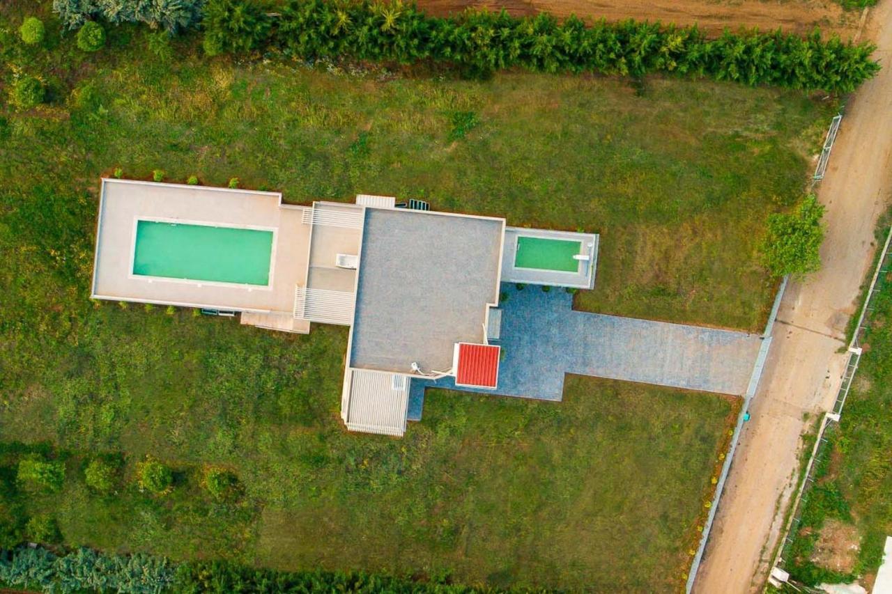 Io Luxury Pool & Hot Tub Suites Превеза Екстер'єр фото