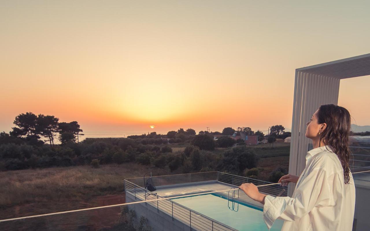 Io Luxury Pool & Hot Tub Suites Превеза Екстер'єр фото
