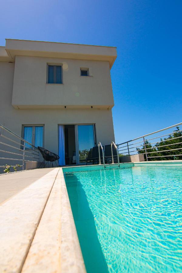 Io Luxury Pool & Hot Tub Suites Превеза Екстер'єр фото