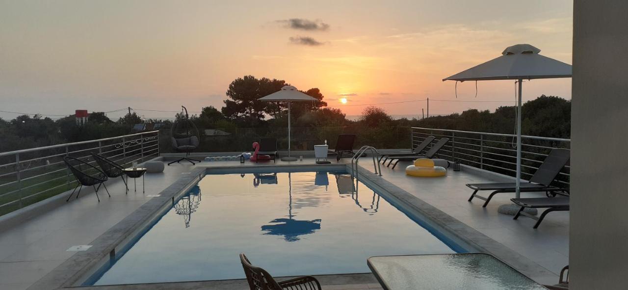 Io Luxury Pool & Hot Tub Suites Превеза Екстер'єр фото